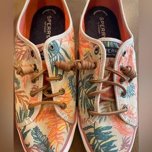 Tropical print Sperry’s